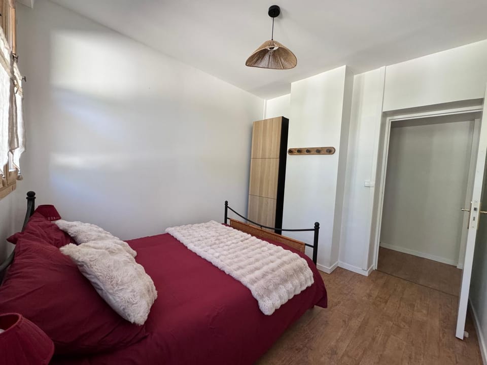 Bed, Bedroom, wardrobe