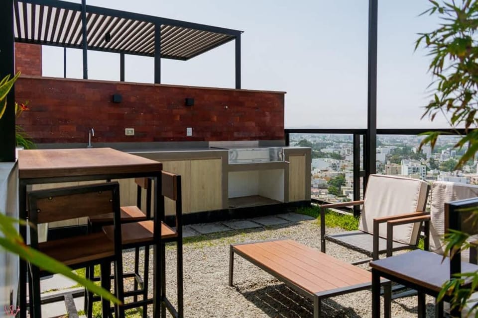 Brezzo Poolside Living 2BR in Miraflores Apartment in Miraflores