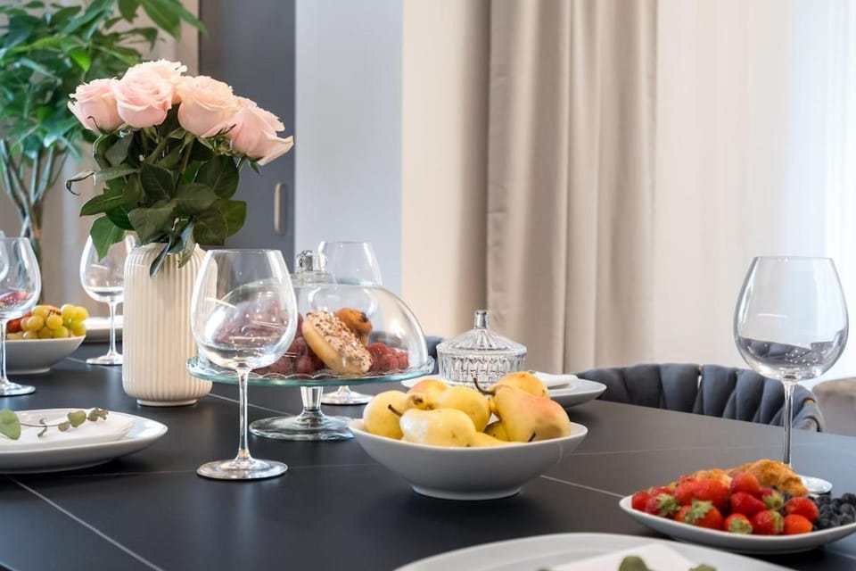 Spectacular Terrace Sunny 5BR 3BA - Top Location Apartment in Bucharest