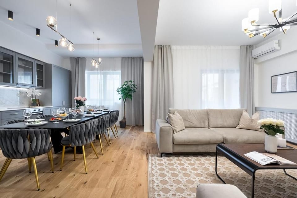 Spectacular Terrace Sunny 5BR 3BA - Top Location Apartment in Bucharest