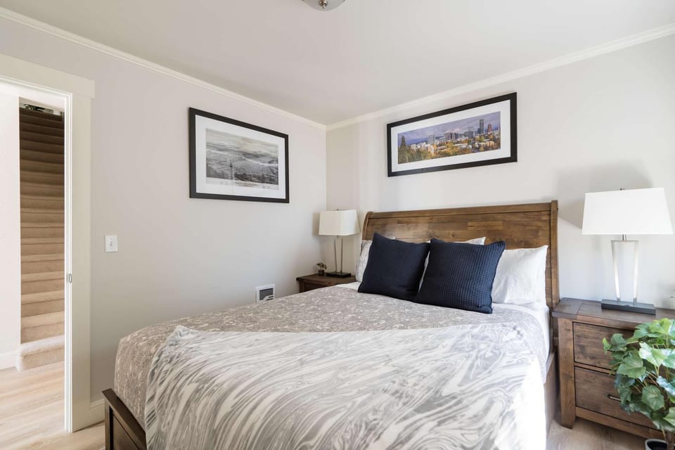 Alphabet District - 2BR Retreat - Prime Locale House in Portland
