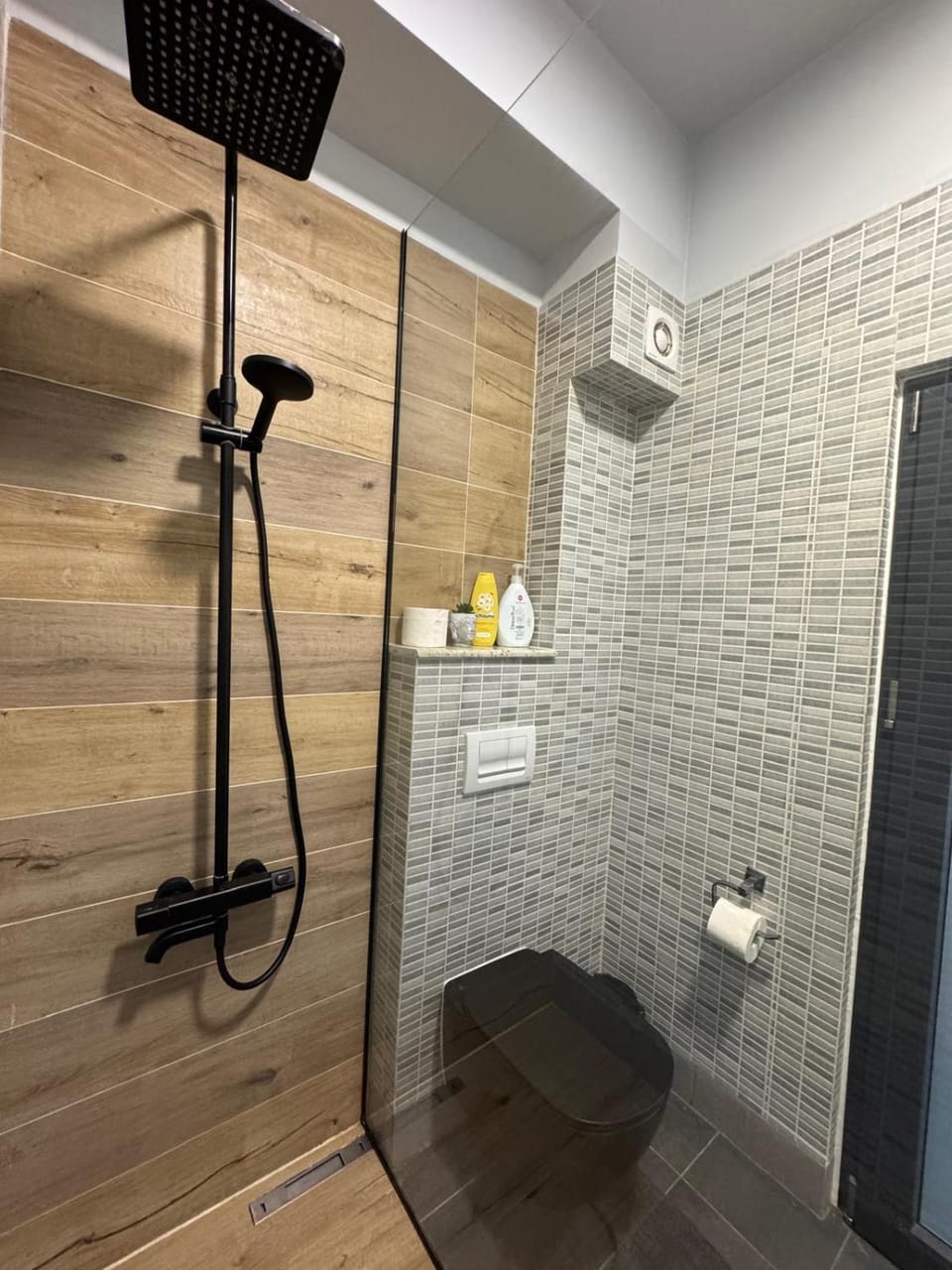Shower, Toilet, Bathroom