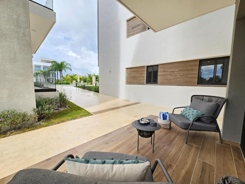 Patio, Garden, Balcony/Terrace