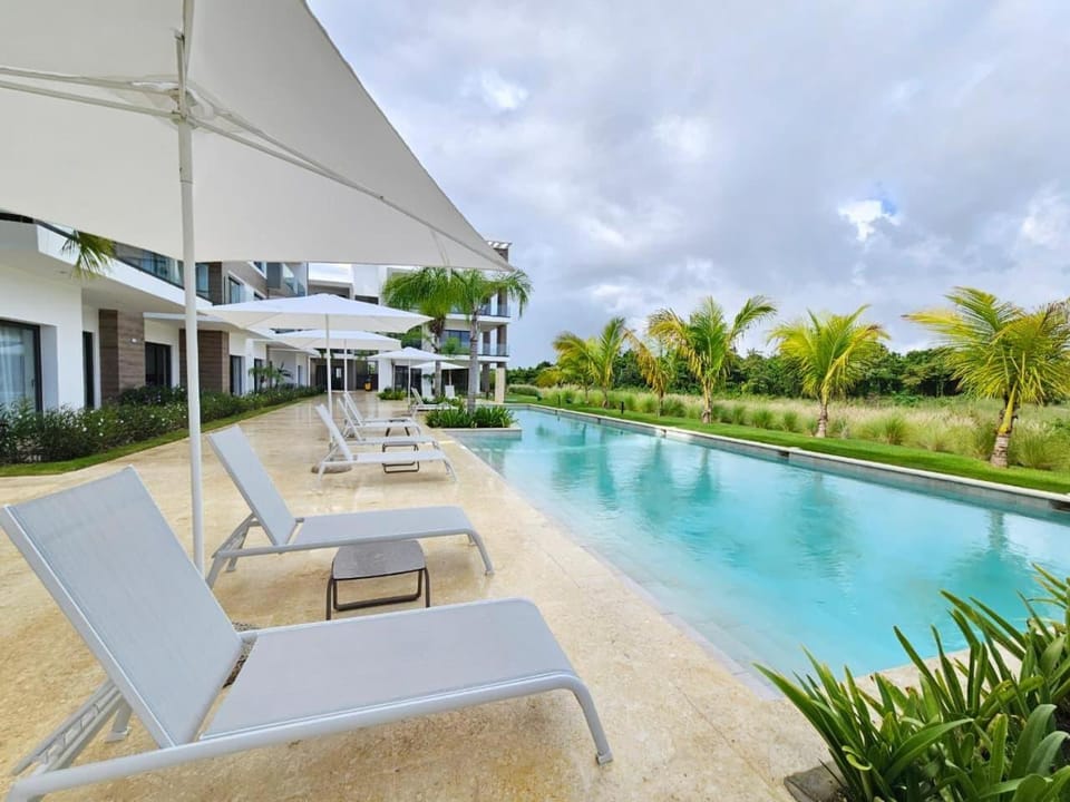 Patio, Day, Garden view, Pool view, Swimming pool, sunbed