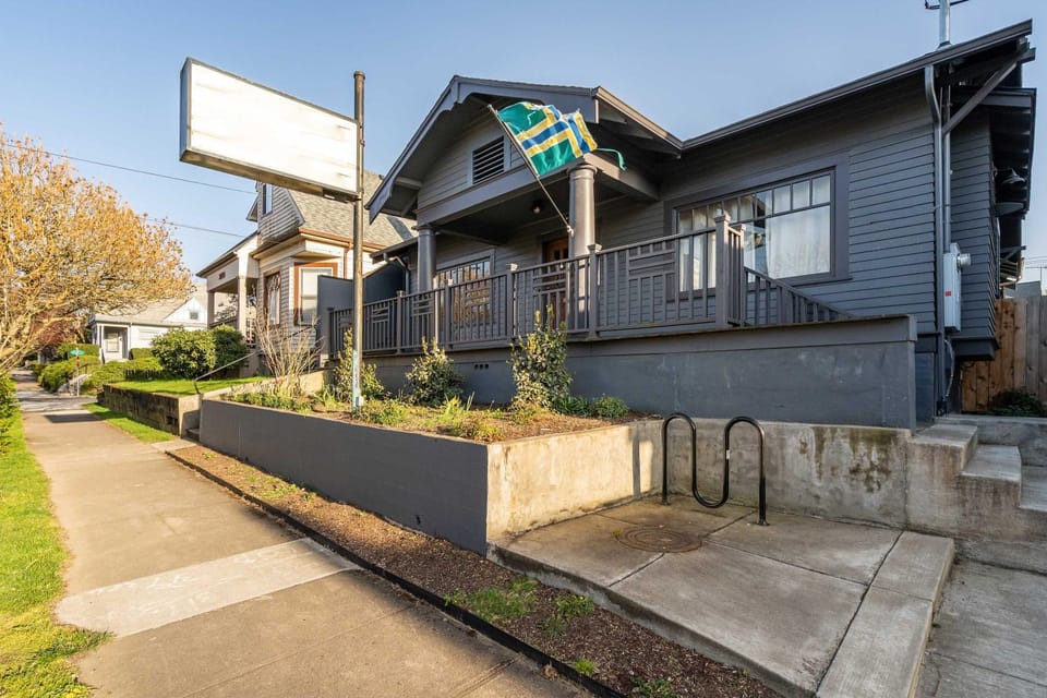 Stay Portland - Classic Craftsman Stay - 2BR - 2BA - Portland Charm House in Portland