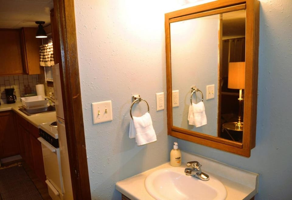 Gather Here 9BR, 5BA Group Apartment in Grand Forks