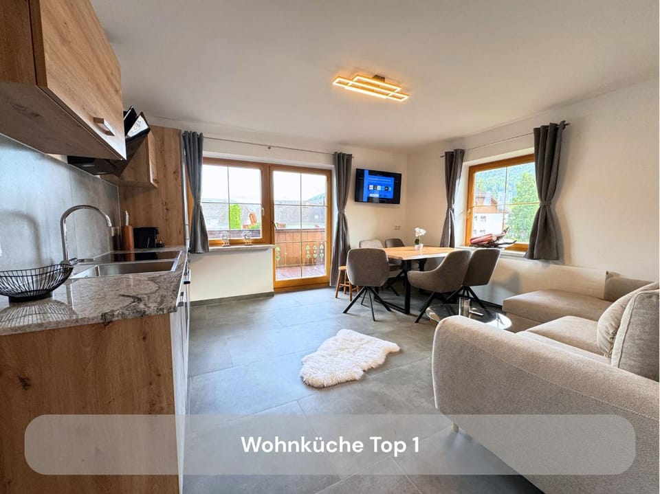 TV and multimedia, Kitchen or kitchenette, Living room, Dining area