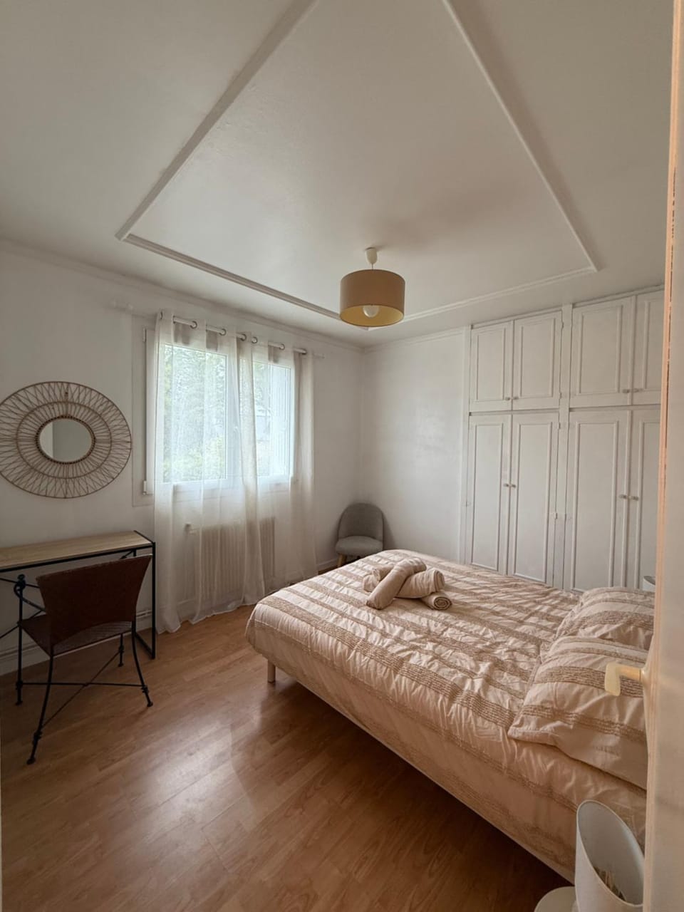 Bed, Photo of the whole room, Bedroom
