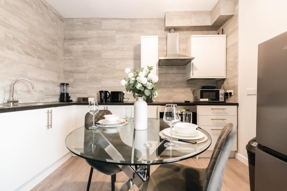 Coffee/tea facilities, Kitchen or kitchenette, Dining area