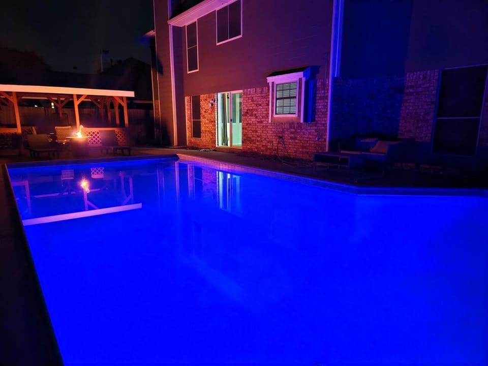 5 BR House with heated pool near DFW and stadium House in Grand Prairie