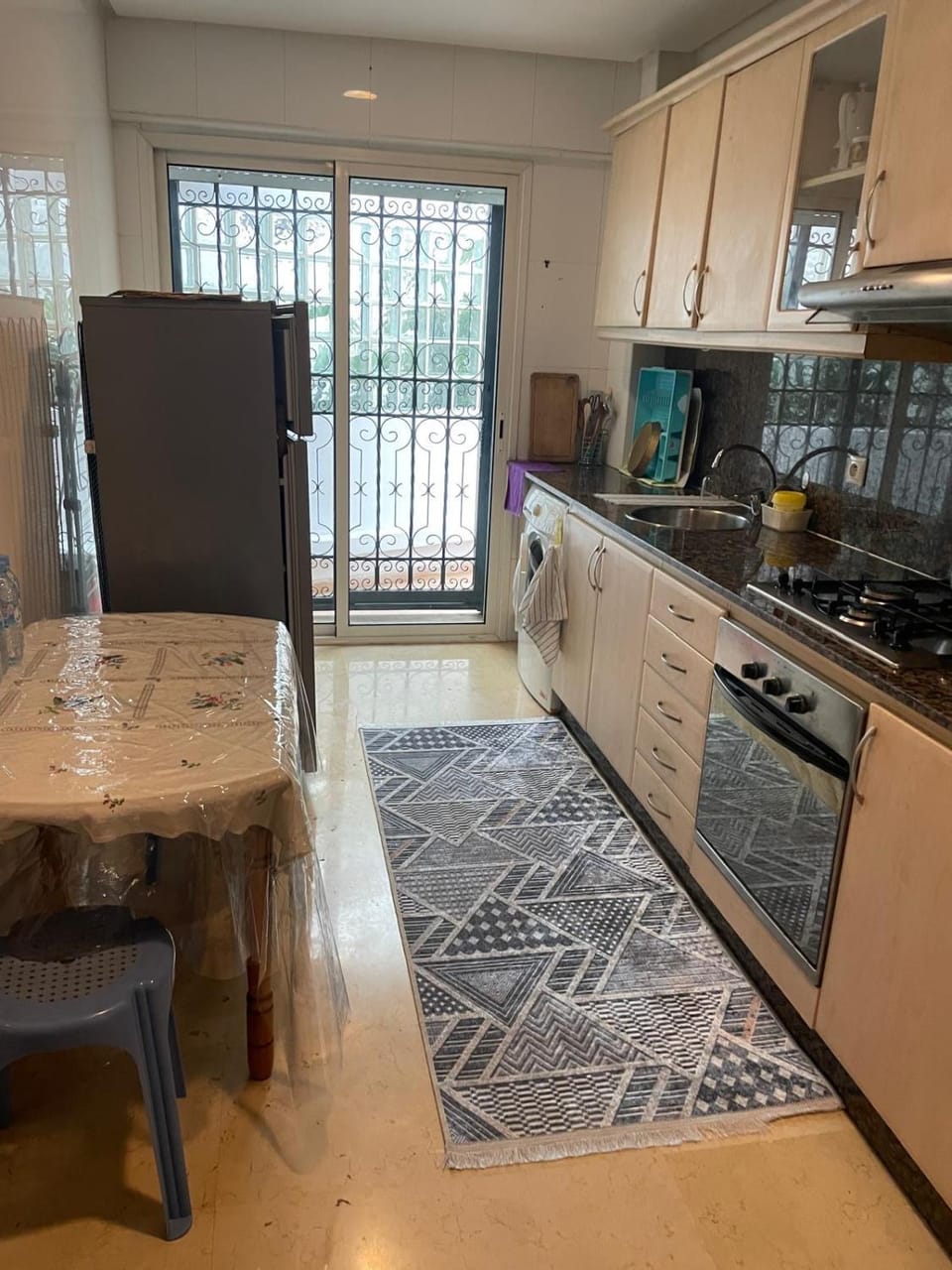 Coffee/tea facilities, Kitchen or kitchenette, Dining area, dishwasher, oven, toaster
