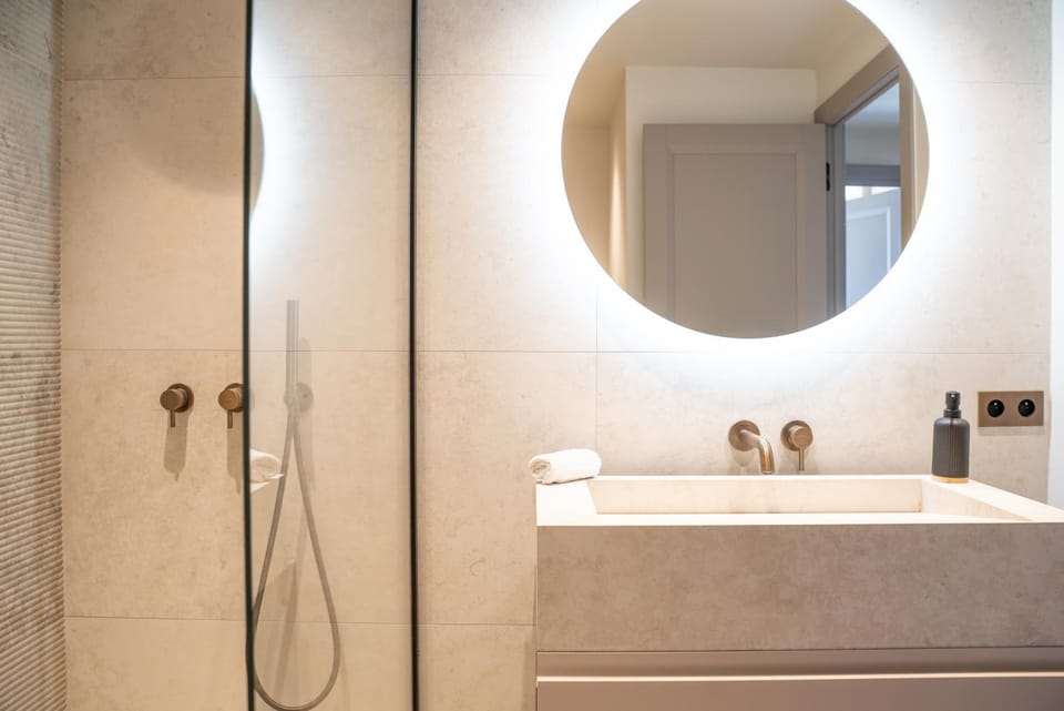Shower, Bathroom, towels, VIP, VIP