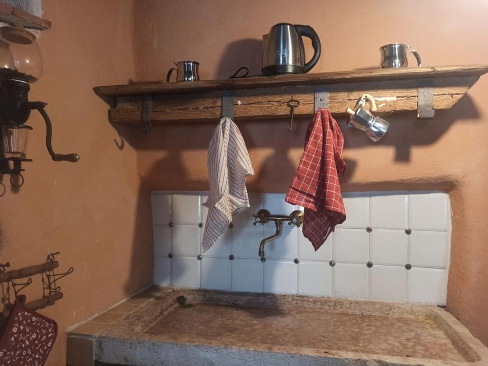 Coffee/tea facilities, kitchen