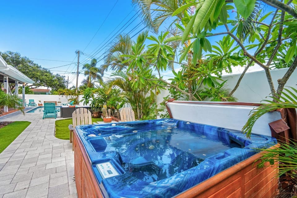 Day, Garden, Hot Tub, Hot Tub, Garden view, Pool view, Swimming pool