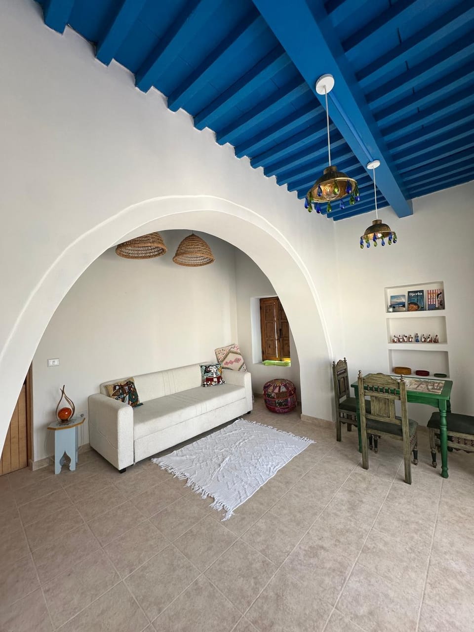 Bed, Living room