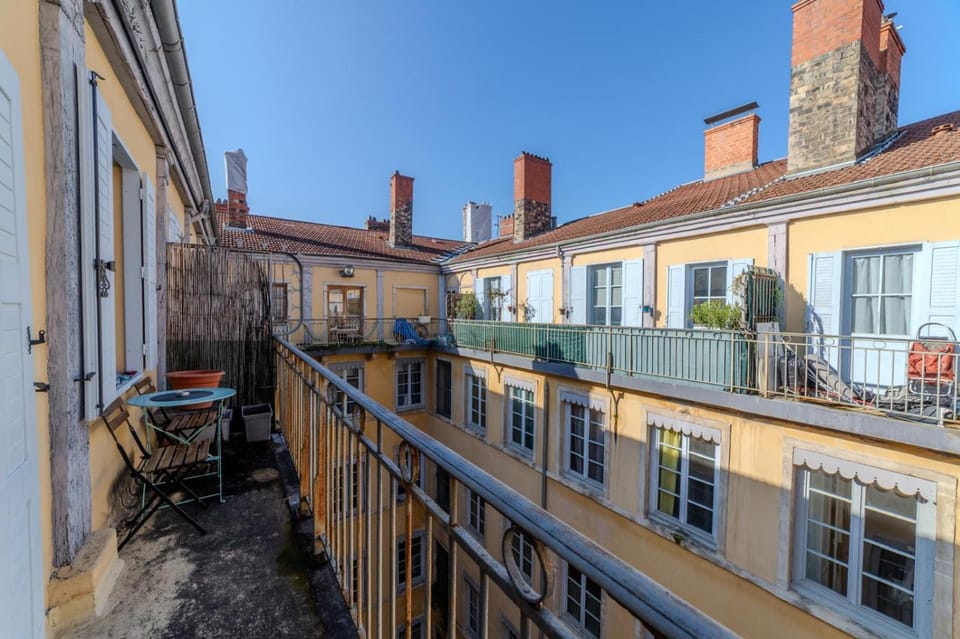 Balcony/Terrace, City view