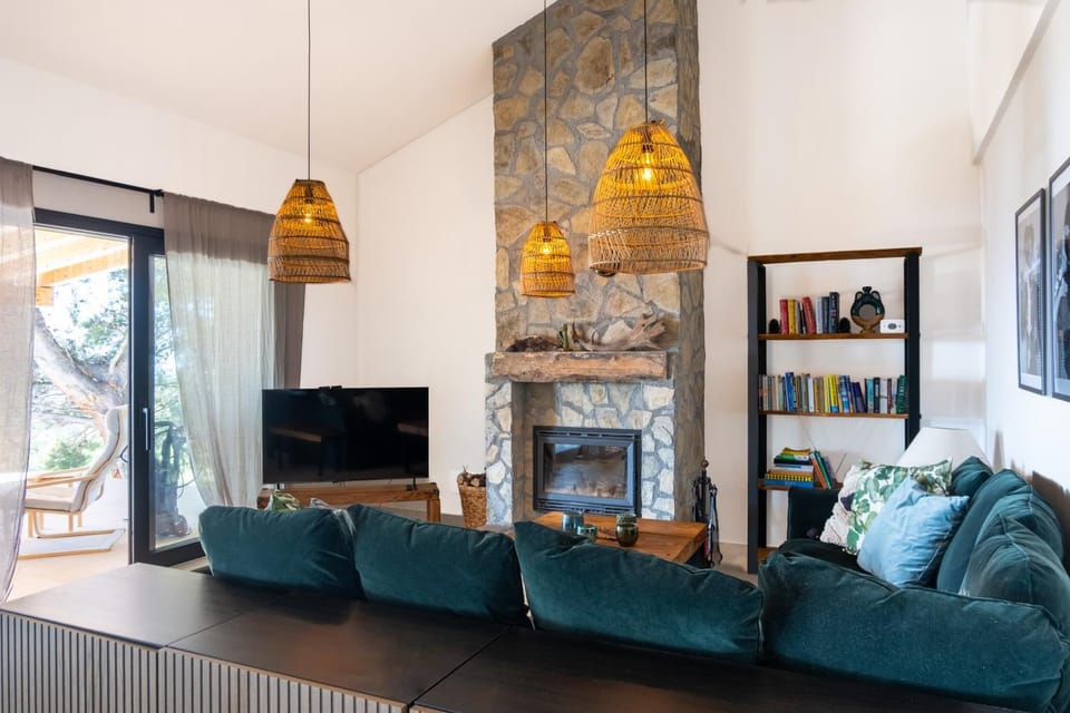 Communal lounge/ TV room, TV and multimedia, Living room, Seating area, Evening entertainment, flat iron