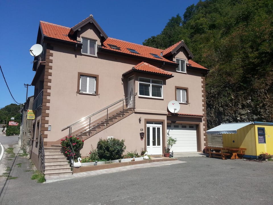 Restaurant/places to eat, Garden, Balcony/Terrace, Lobby or reception, Area and facilities