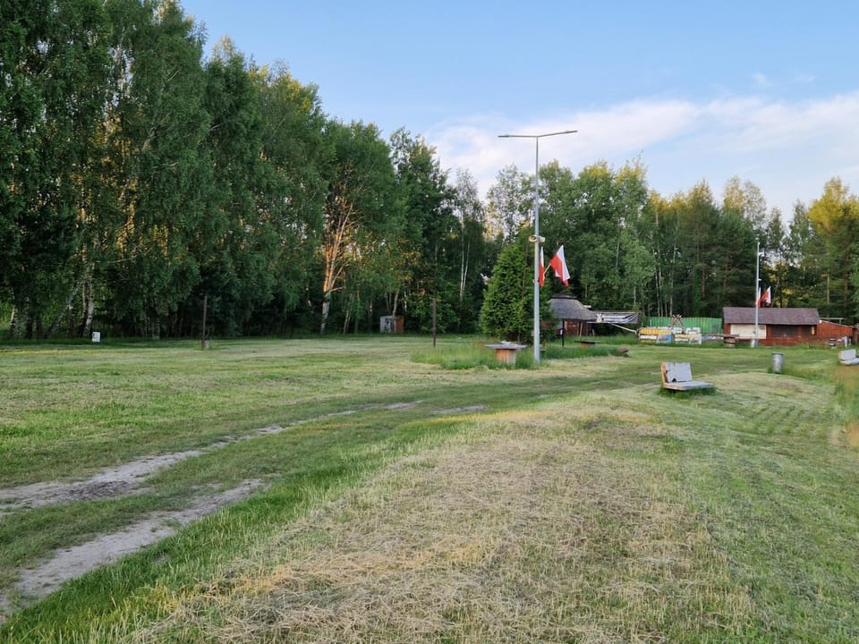 Pole Kempingowe - Parcela na Kampera, Przyczepę Campground/ 
RV Resort in Belarus