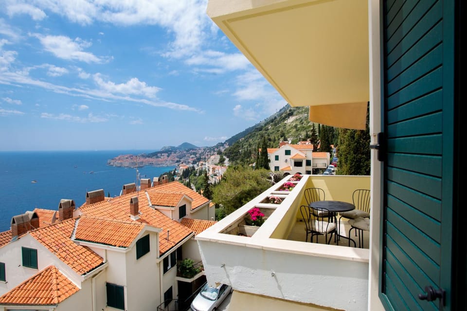 Property building, Balcony/Terrace