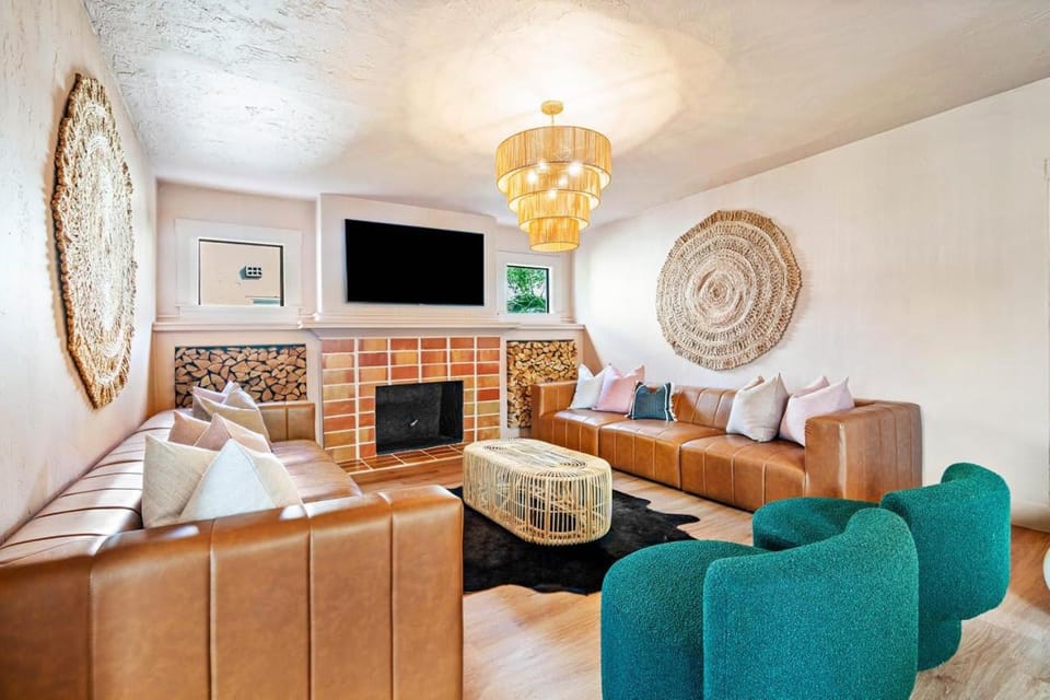 Hacienda Flamingo Unit 2 - Expansive 3BR Retreat with Style & Comfort Apartment in West Palm Beach