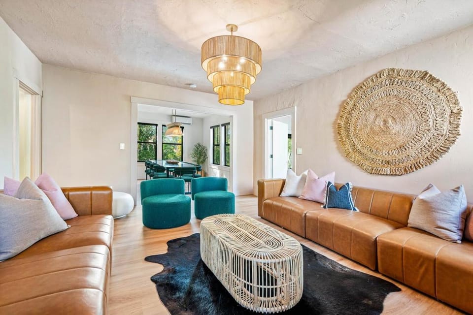 Hacienda Flamingo Unit 2 - Expansive 3BR Retreat with Style & Comfort Apartment in West Palm Beach