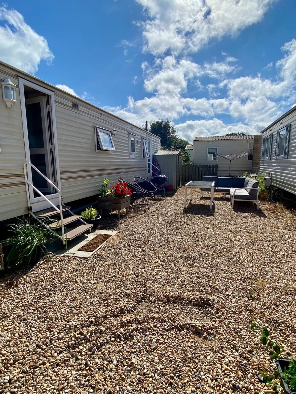 Property building, Day, Garden, Garden view