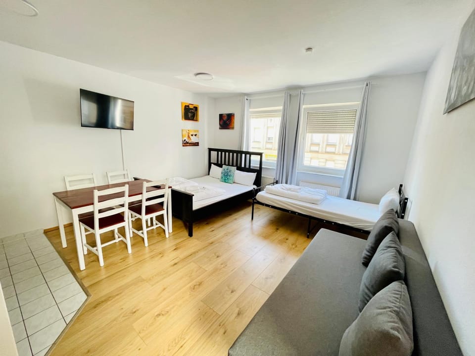 Living room, Photo of the whole room, Seating area, Bedroom