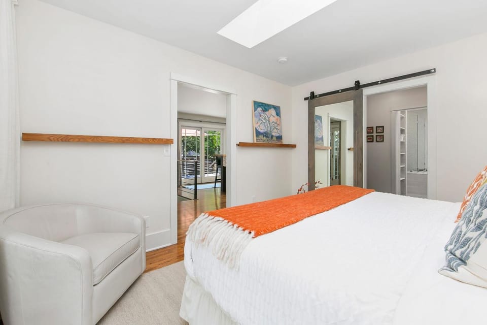 Maple Courtyard - Old Town with King Suite & Piano House in Fort Collins