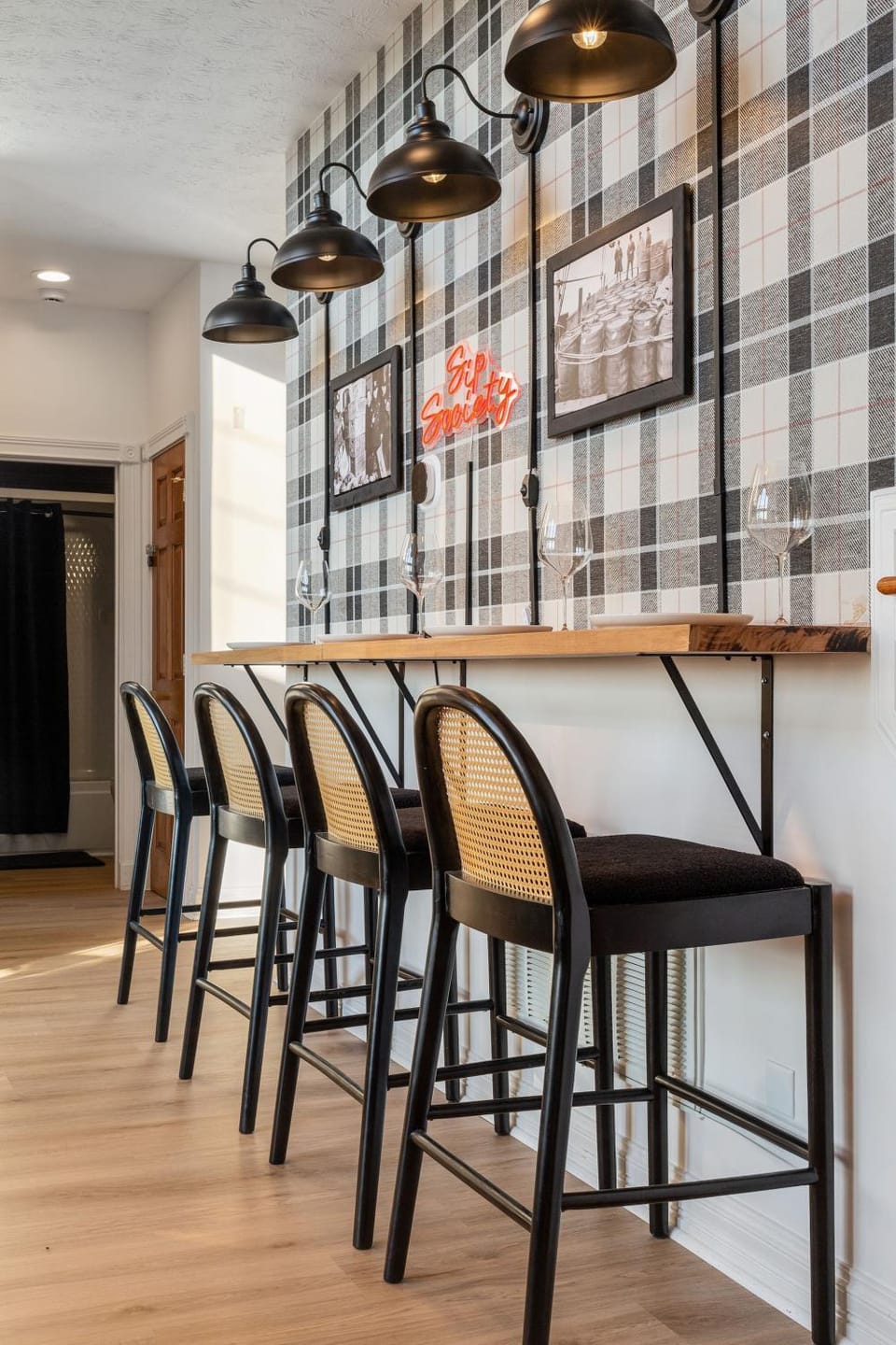 Lounge or bar, Food and drinks, Drinks