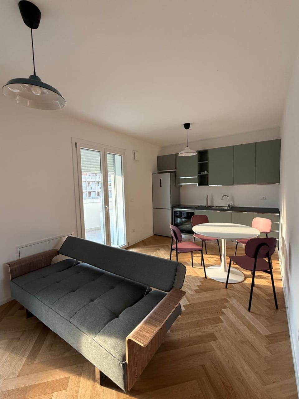 Kitchen or kitchenette, Seating area, Dining area, stove
