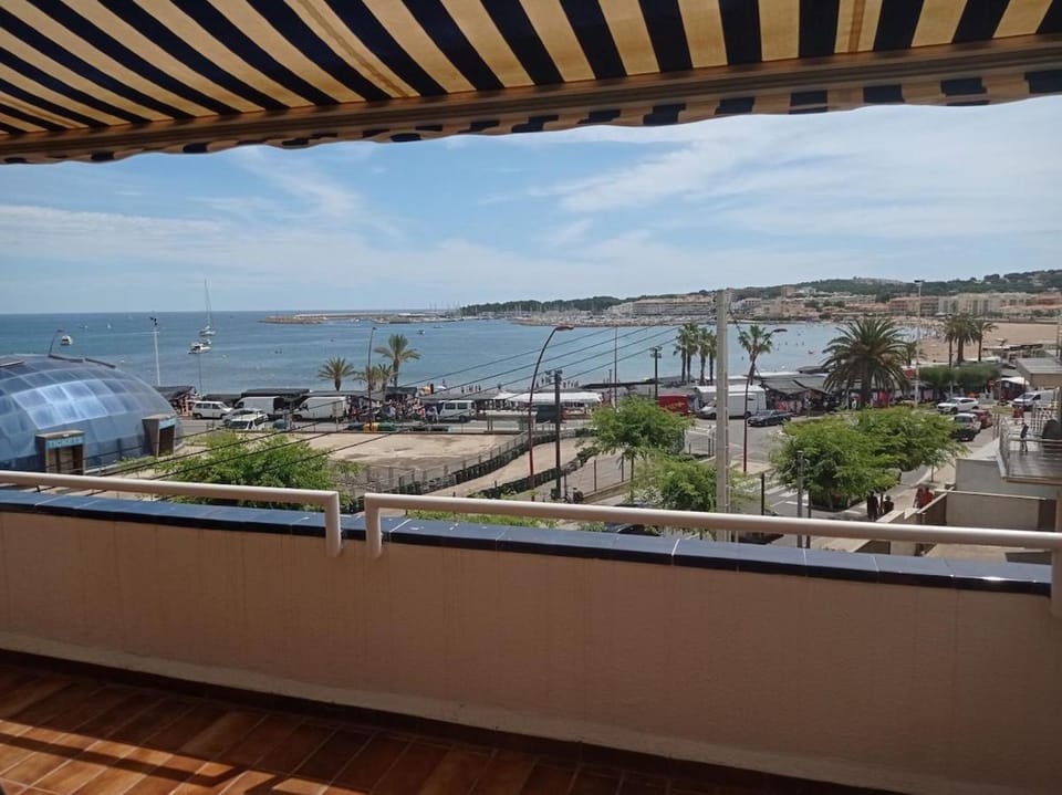 Pis a primera línia de mar Apartment in L'Escala