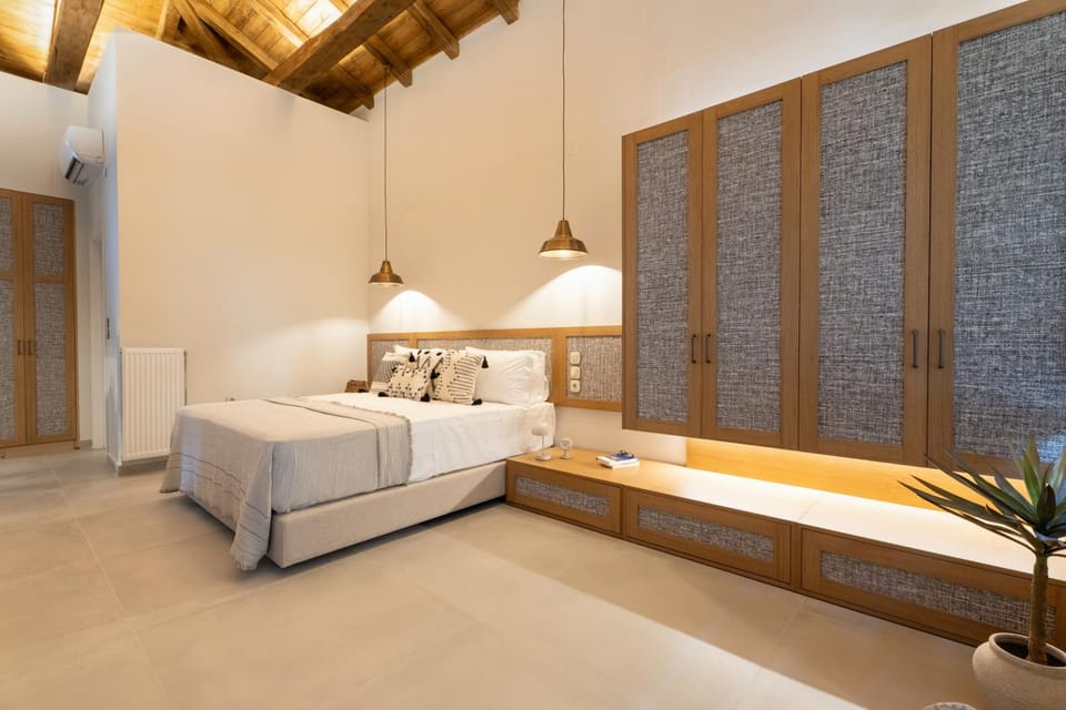 Bedroom, wardrobe