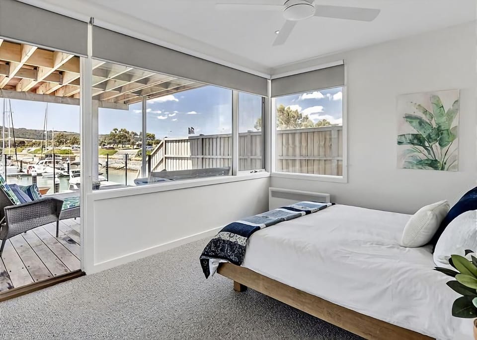 Harbourside On the Water Apartment in Dromana