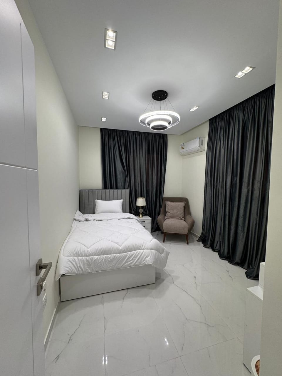 Bed, Living room, Bedroom