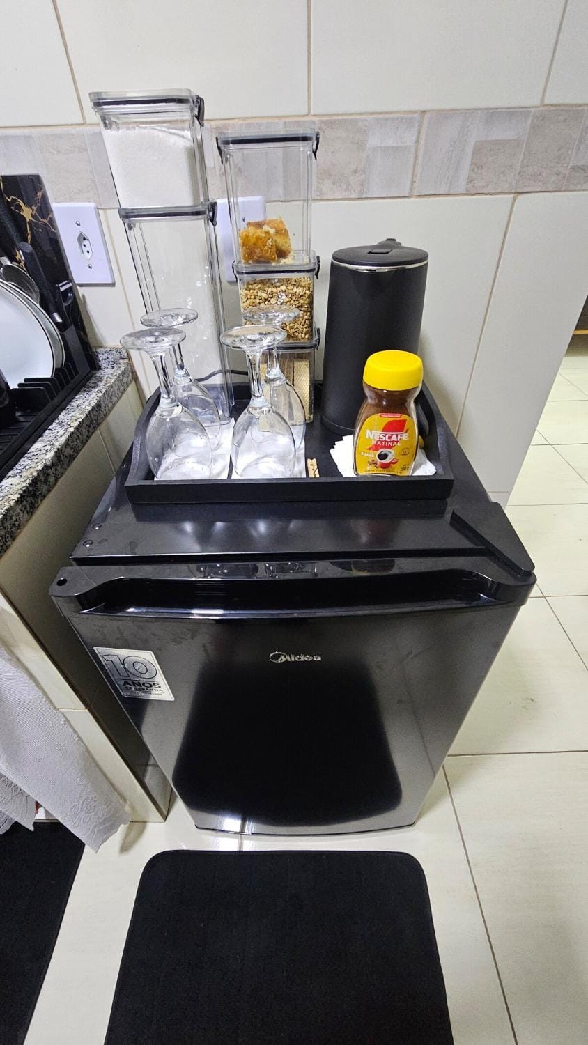 Kitchen or kitchenette, Food, minibar