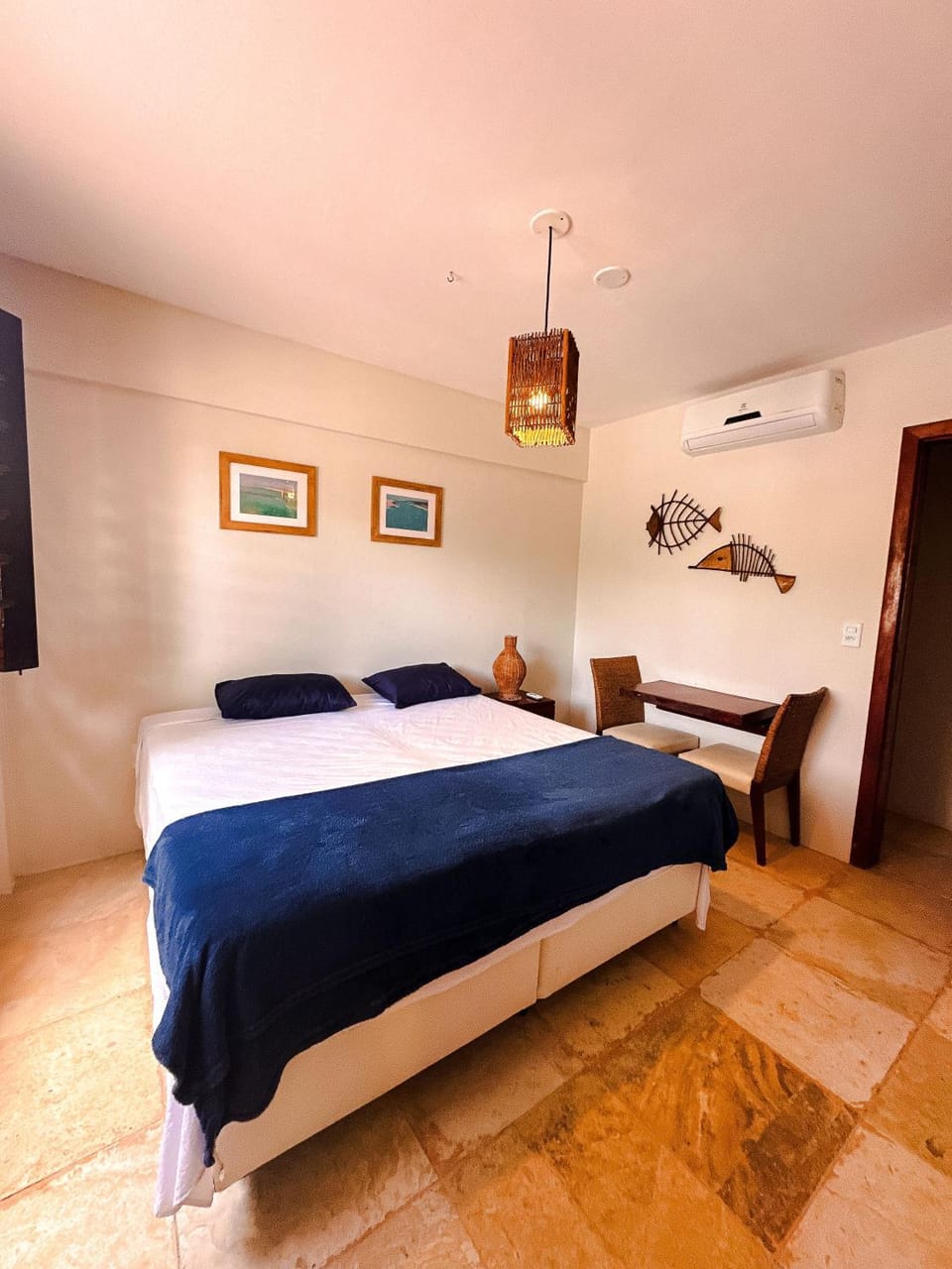 Bed, Photo of the whole room, Bedroom, air conditioner