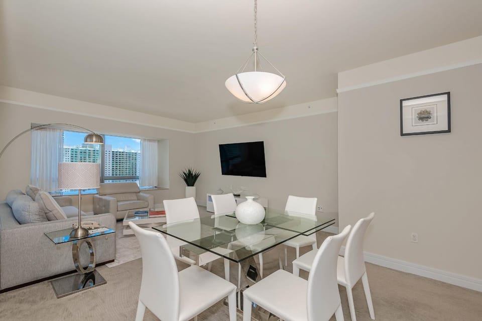 Living room, Dining area