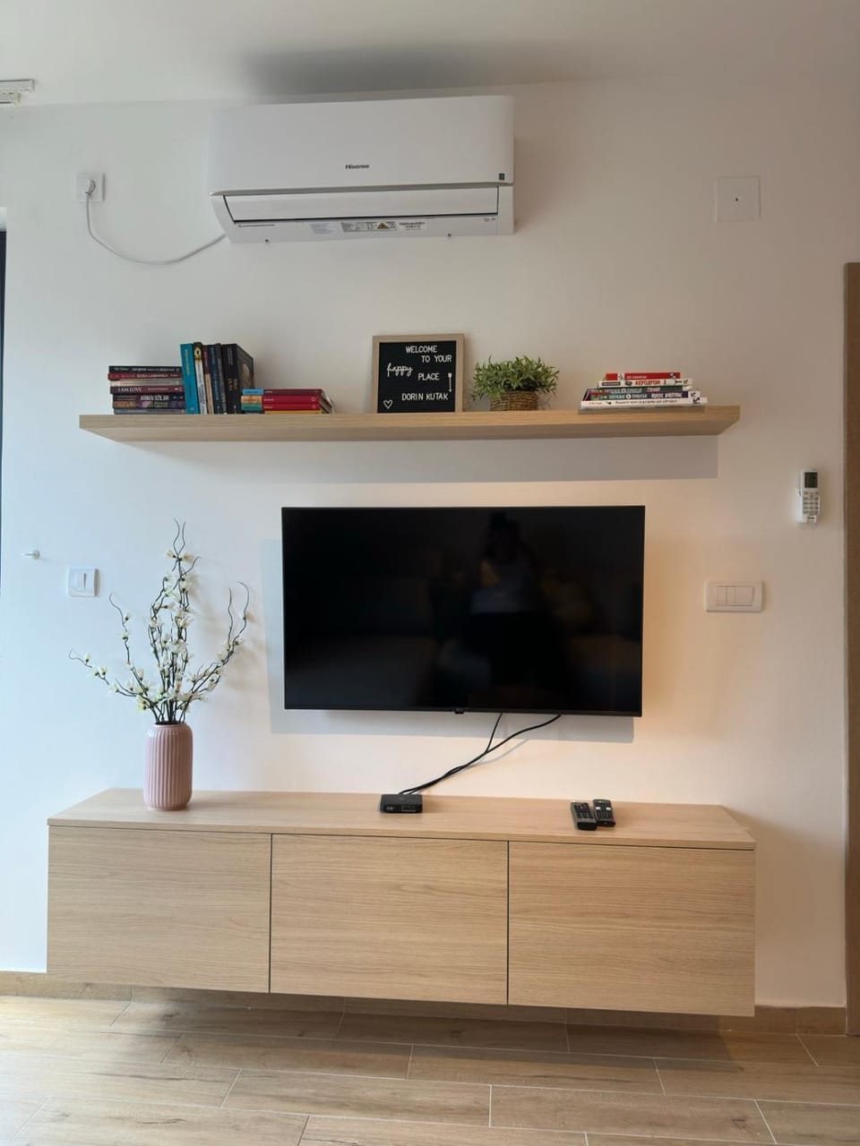 TV and multimedia, air conditioner