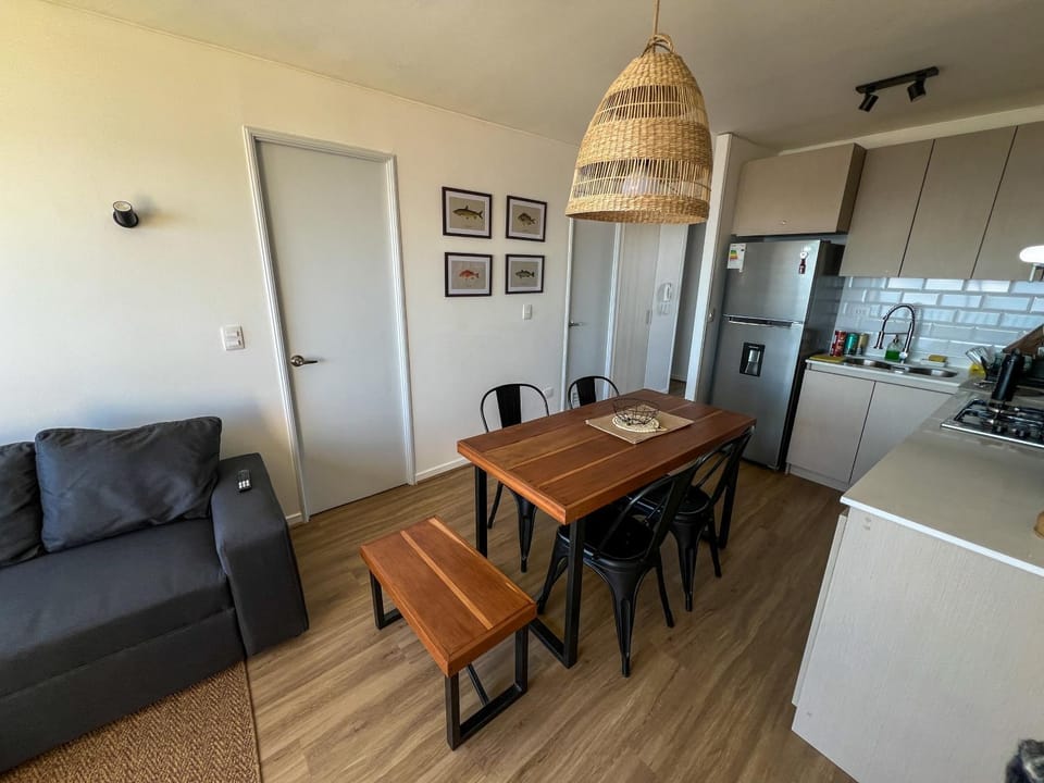 Kitchen or kitchenette, Living room, Seating area, Dining area