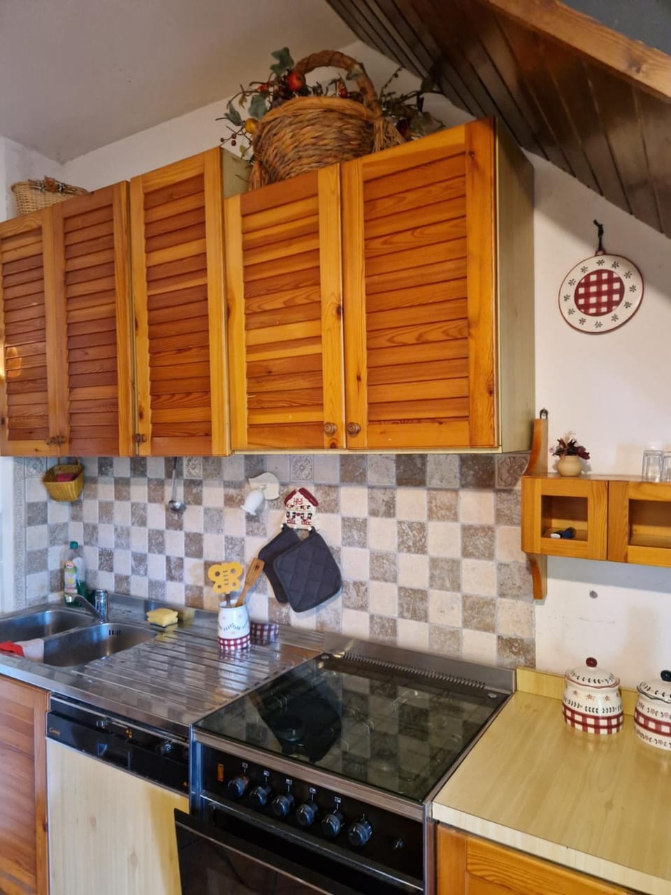Kitchen or kitchenette, oven, stove, kitchen