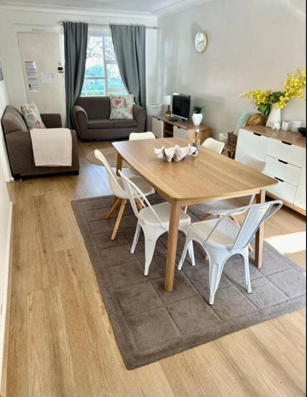 Yes, it's true! Freshwater, 2 mins from beach Apartment in Sydney