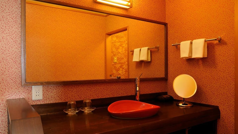 Bathroom, towels