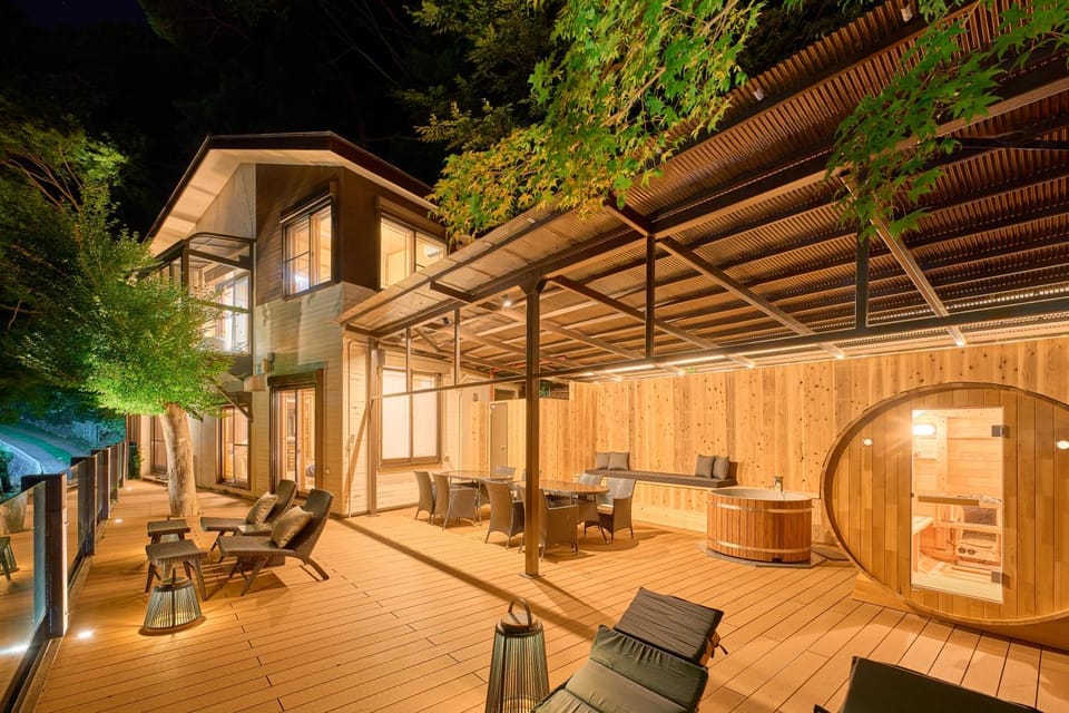 Property building, Night, Balcony/Terrace