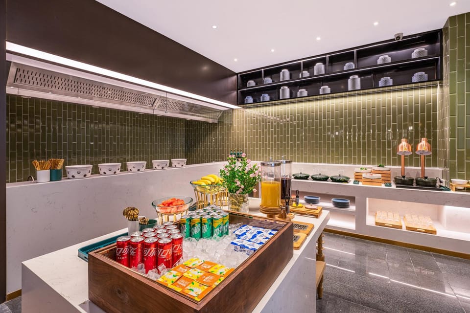 Restaurant/places to eat, Food and drinks, Food, Breakfast, Buffet breakfast, Drinks