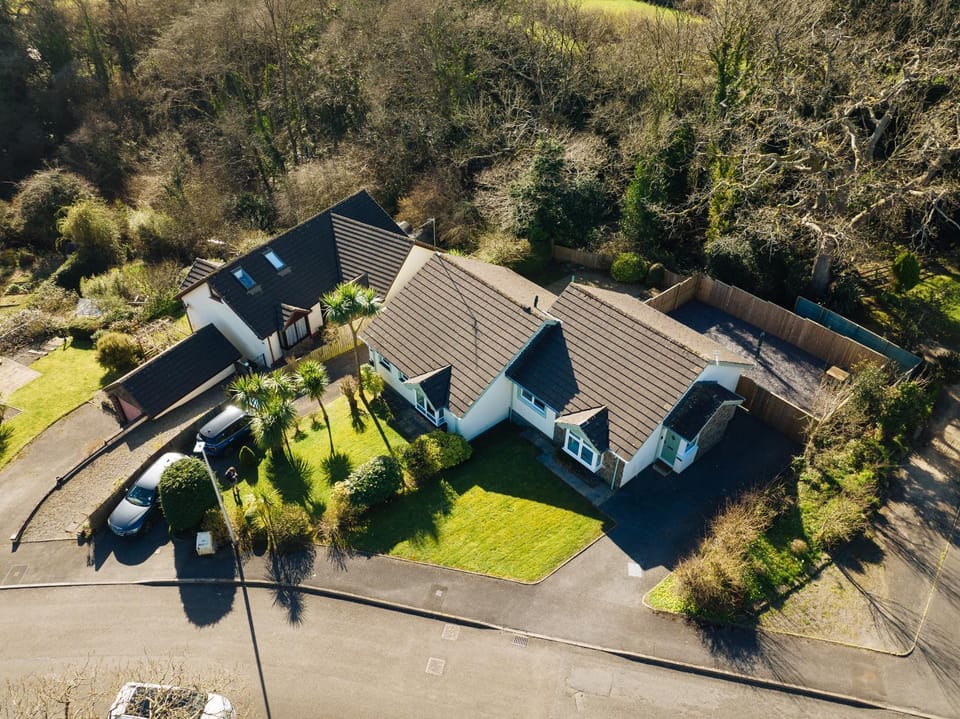 Property building, Neighbourhood, Bird's eye view