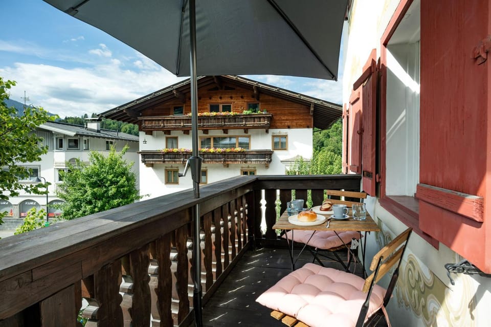 View (from property/room), Balcony/Terrace, Food and drinks