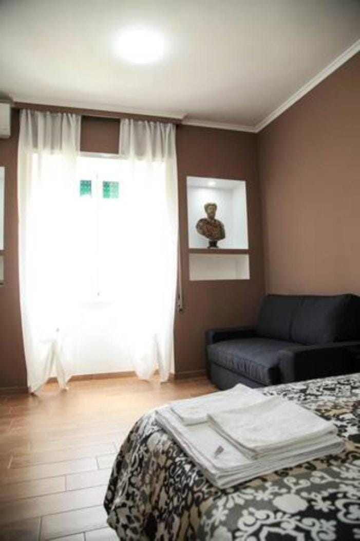 Living room, Photo of the whole room, Seating area
