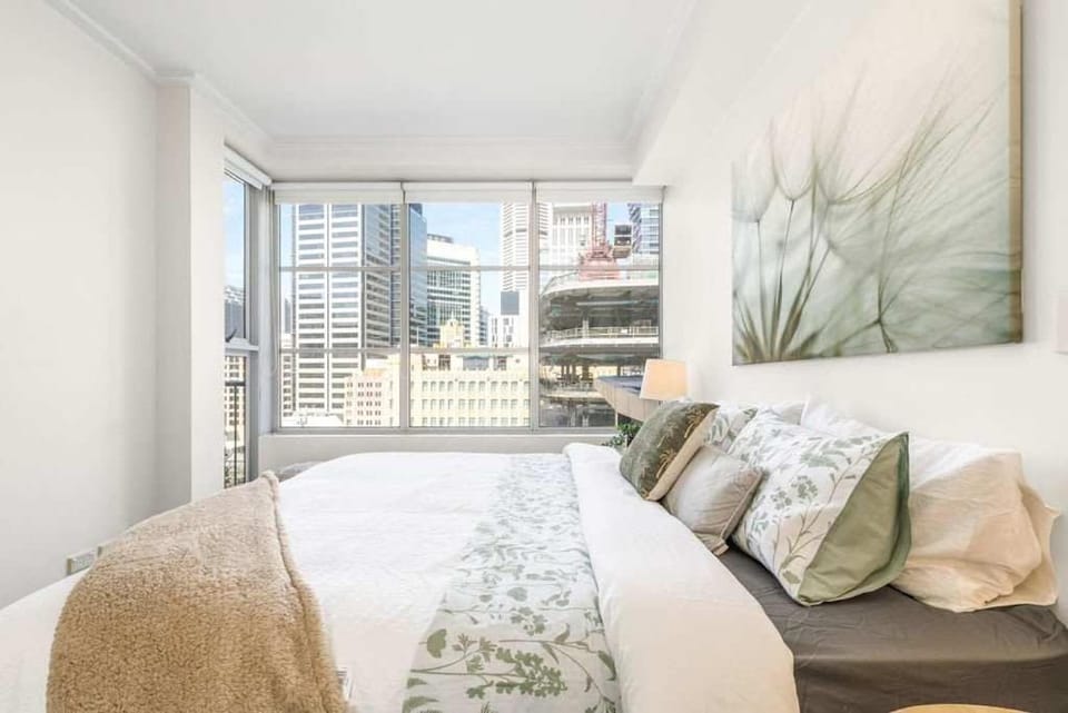 A Cozy City-View Stay Near Darling Harbour Apartment in Sydney