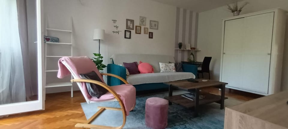 Living room, Seating area, wardrobe